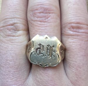 Gold Duma Signet Ring